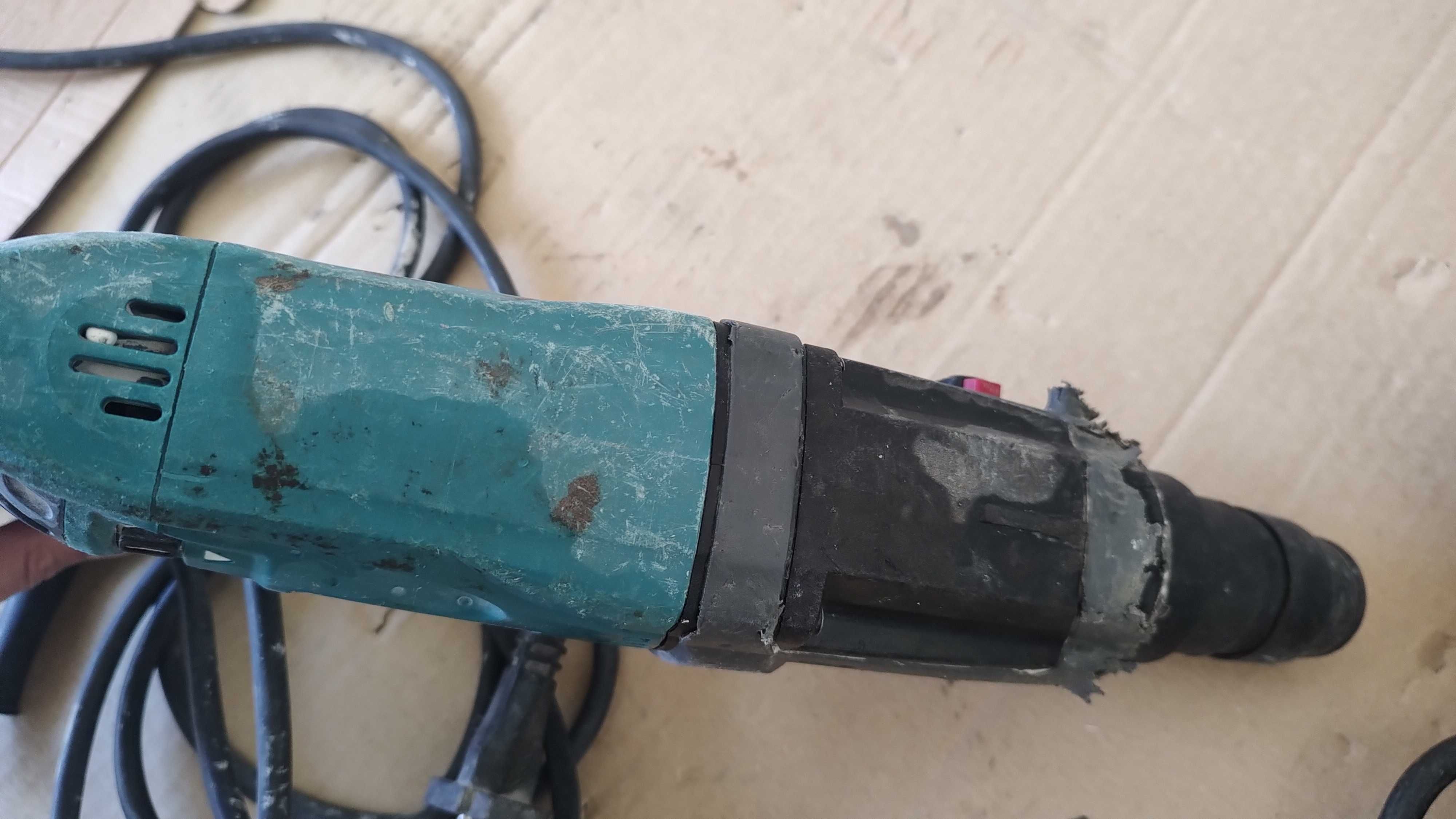Перфоратор Makita HR2470