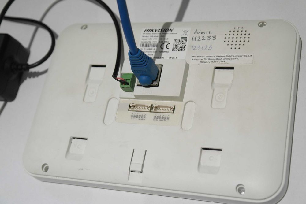 IP видеодомофон Hikvision DS-KH6310W с Wi-Fi