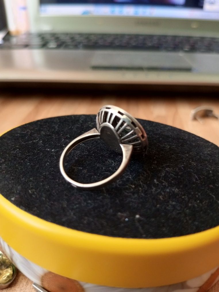 Серебро 925 пробы , кольцо 18 р.с фианитами