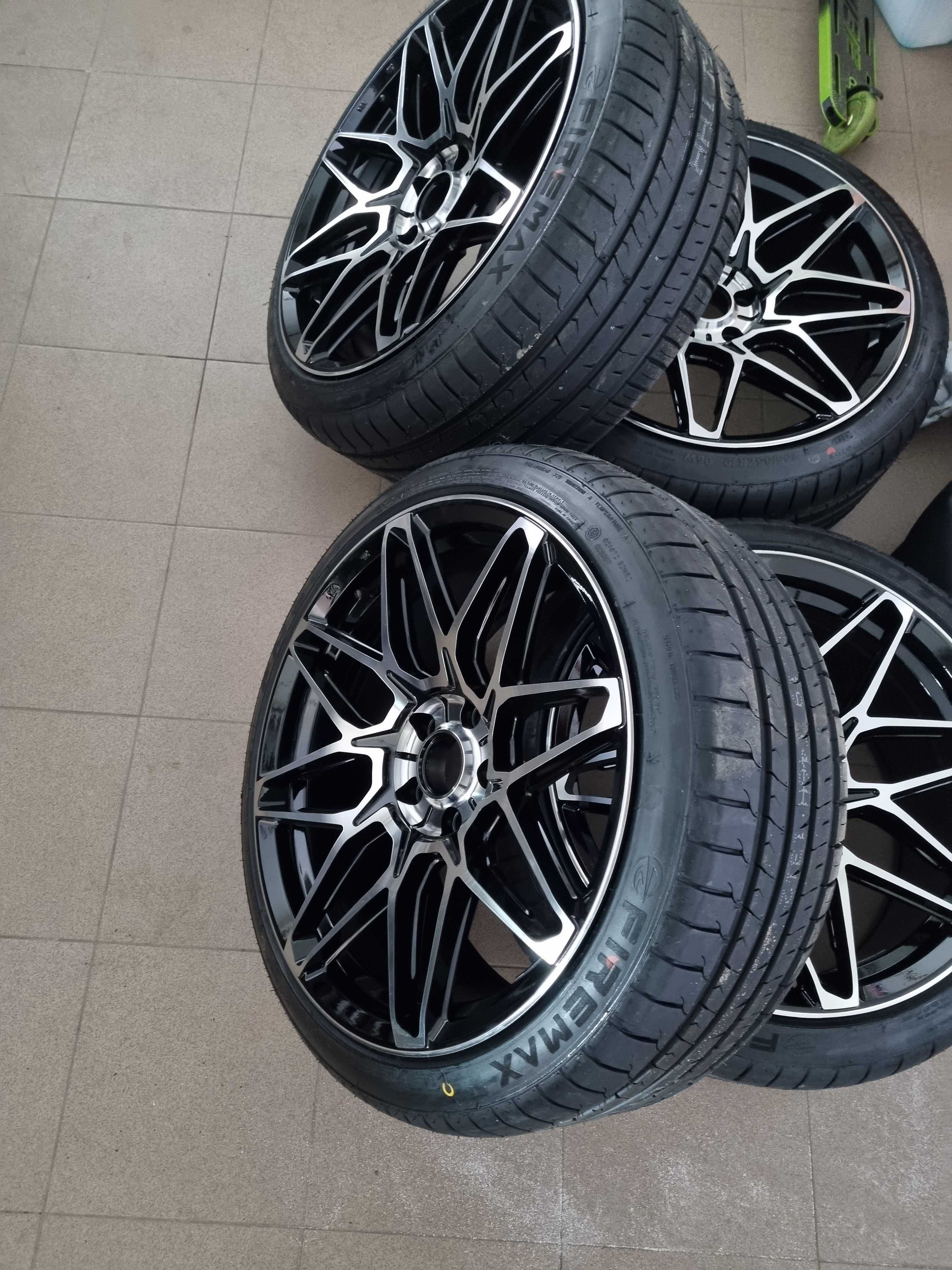 Nowe felgi z oponami wright wheels