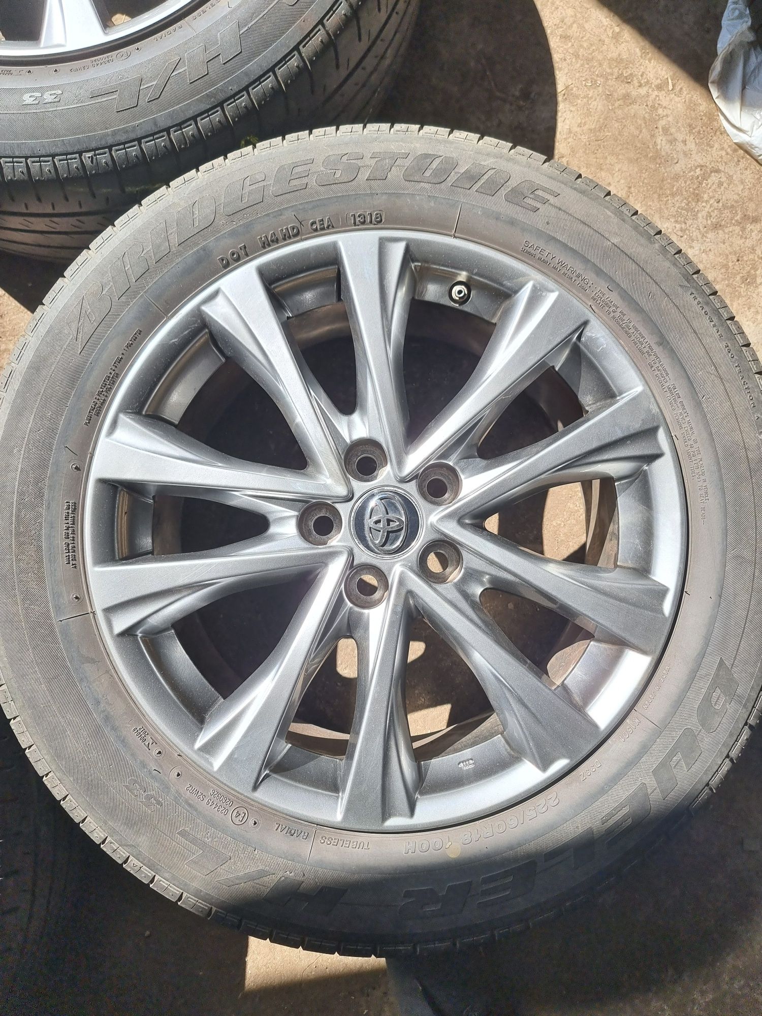 Диски Toyota Rav4 R18 5x114.3 7. 5j ET45 ЦО60.1 оригінал