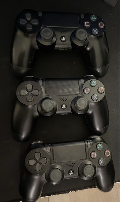 Kontrolery PlayStation 4