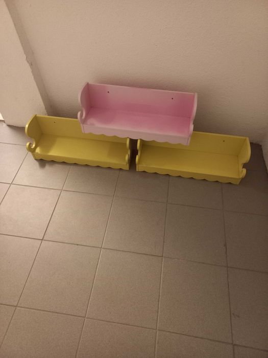 Conjunto de prateleiras para quarto de Criança