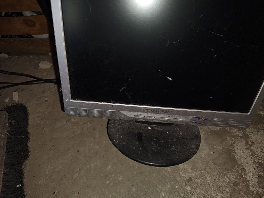 Sprzedam monitor LCD