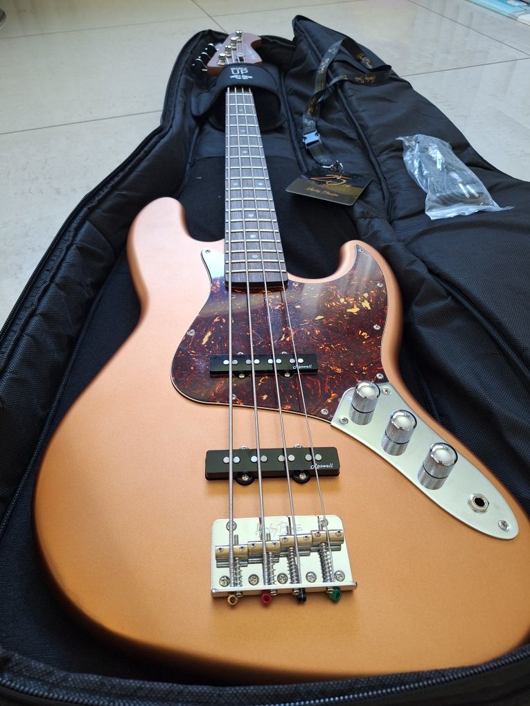 Baixo Jazz Bass edição 25th Anniversary Harley Benton