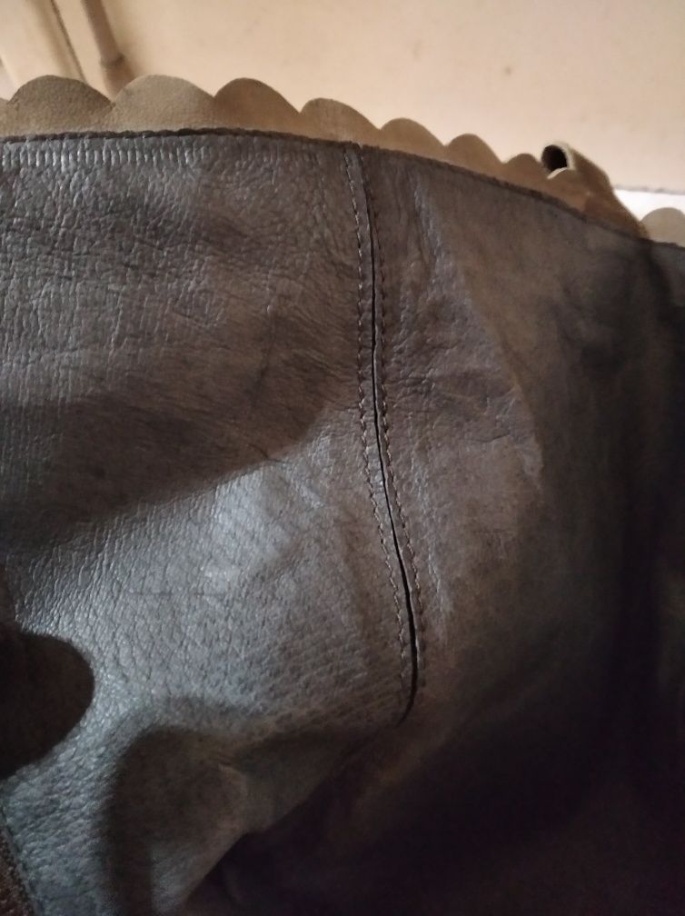 Botas novas em pele 37