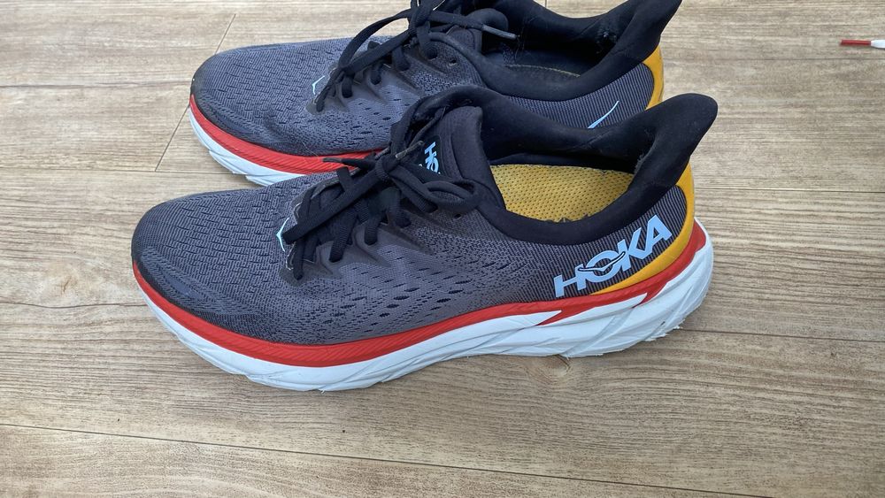 Vendo tenis corrida HOKA CLIFTON 8 tam 12,5 US