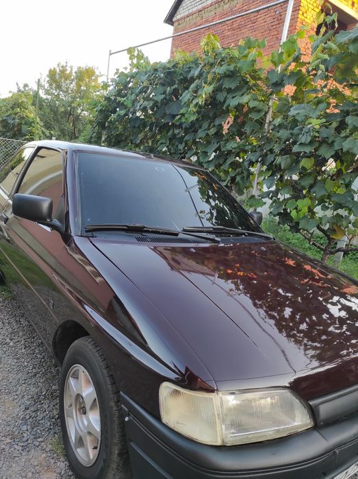 Ford escort 1.4 бензин