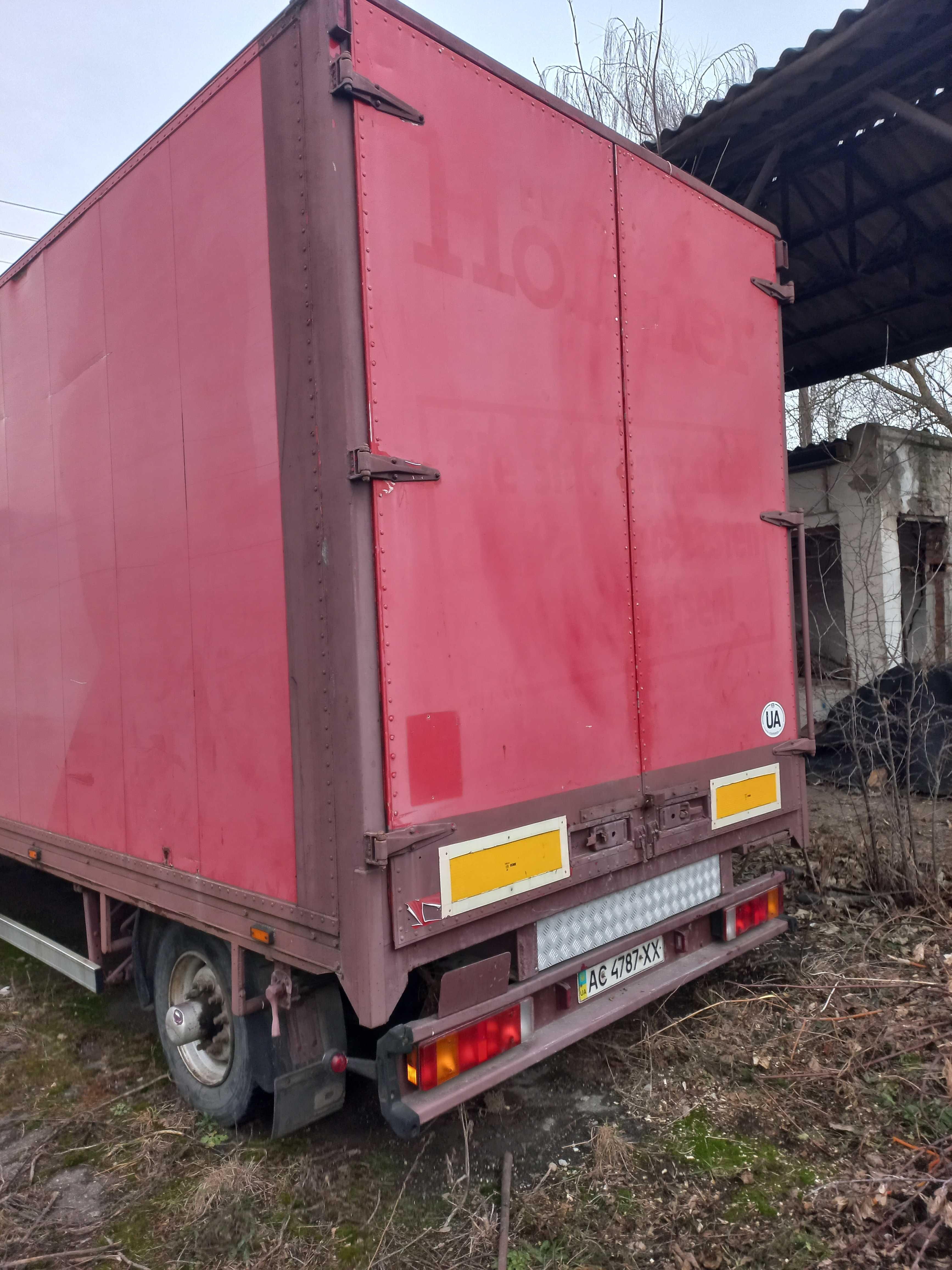Вантажний причіп на пневмоподушках