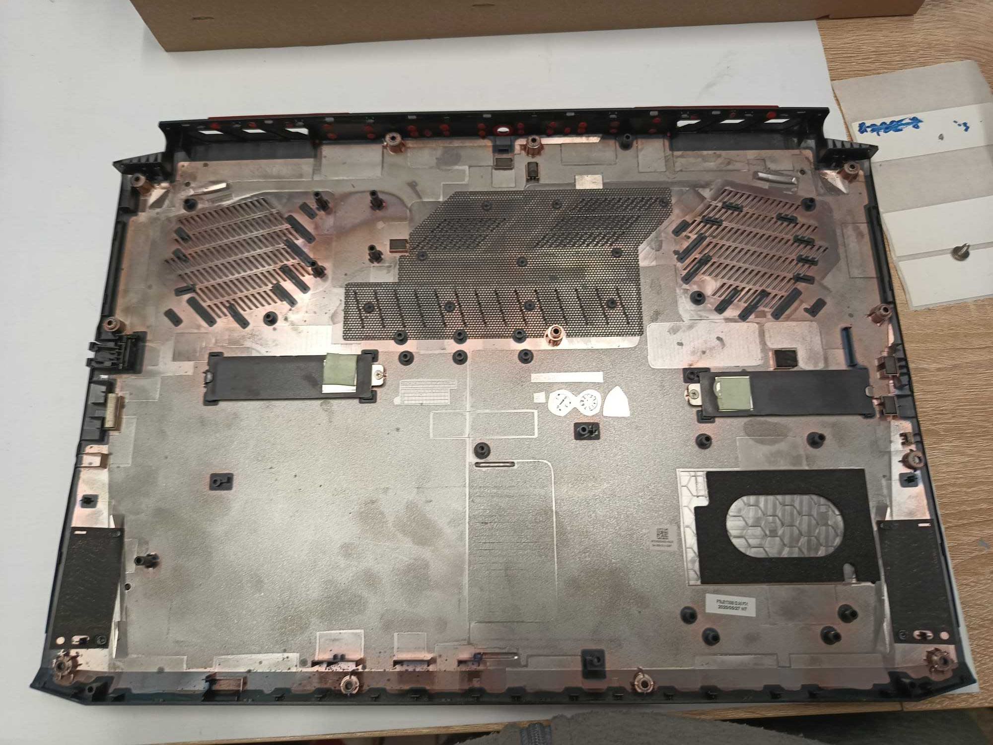 Dolana obudowa laptopa Acer Nitro5 N20C2.