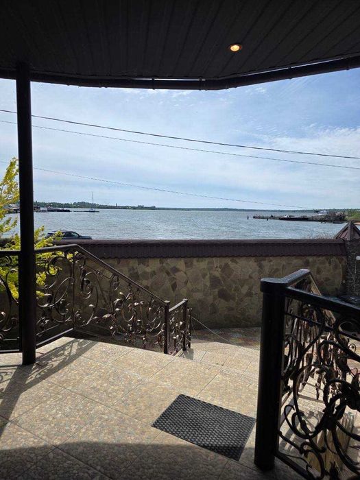 Продается дом на реке 425м  ремонт мебель цена 370 тыс.у.е.