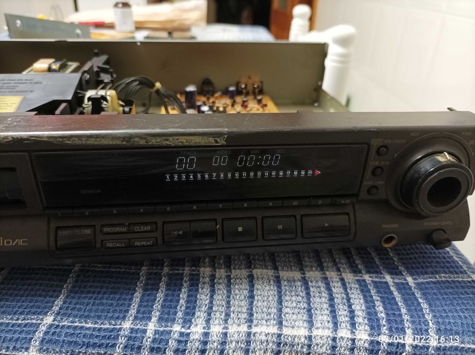 LEITOR DE CD TECHNICS SL-PG540A -Tecnologia MASH 4DAC - Para Peças