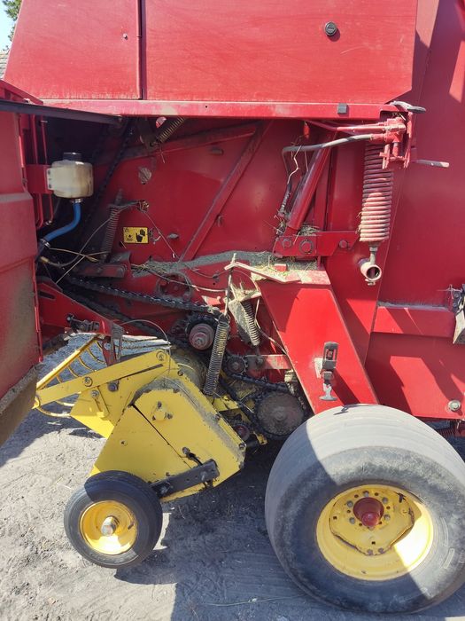 Prasa new holland 658