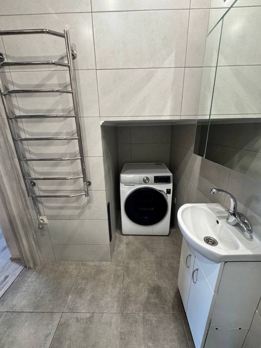 Продам будинок-дуплекс 2 поверховий Святопетрівське.