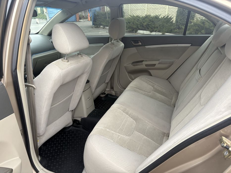 Гарна Geely Emgrand 7