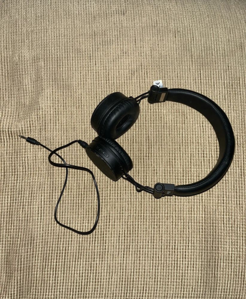 Fones Qilive Pretos
