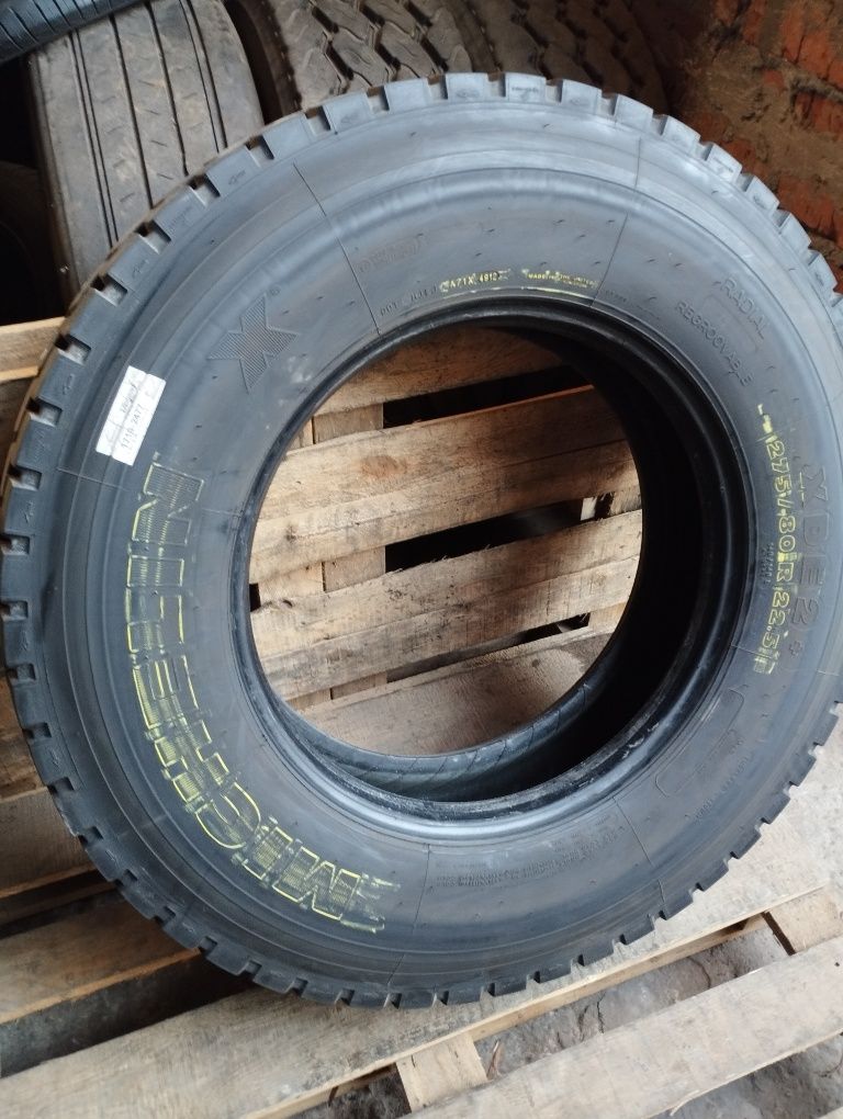 275/80/22.5 Michelin 4 шт