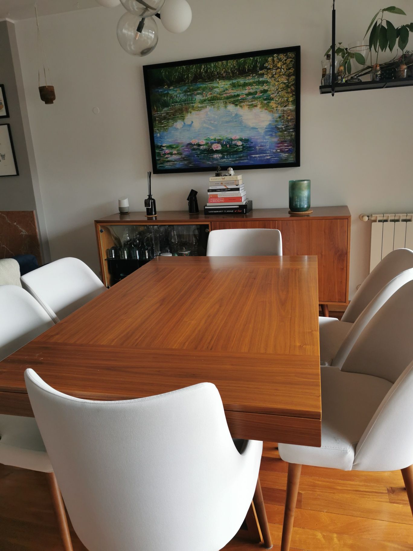 Mesa e cadeiras da sala