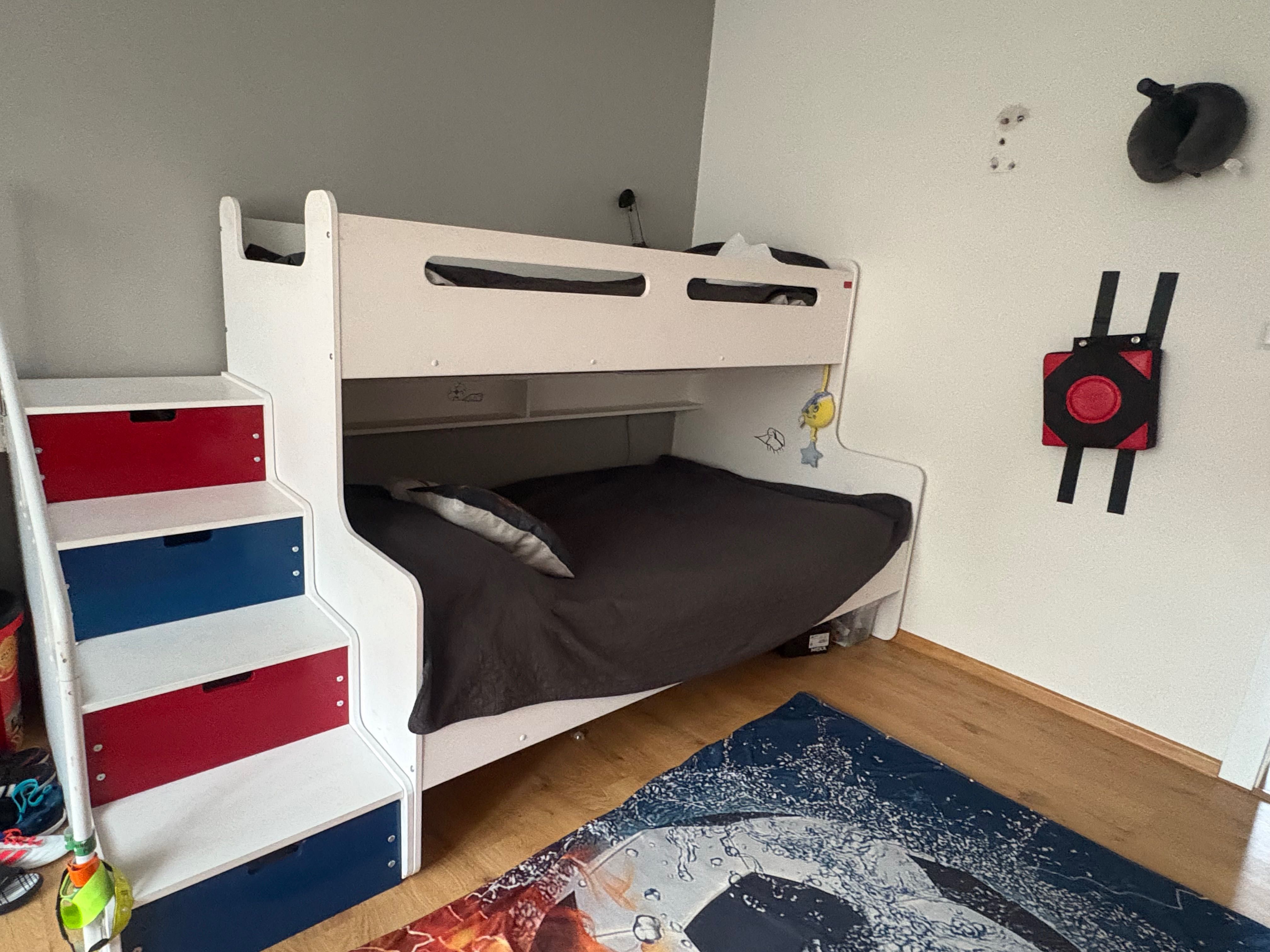 Łóżko piętrowe góra 90 cm,  dół 120 cm