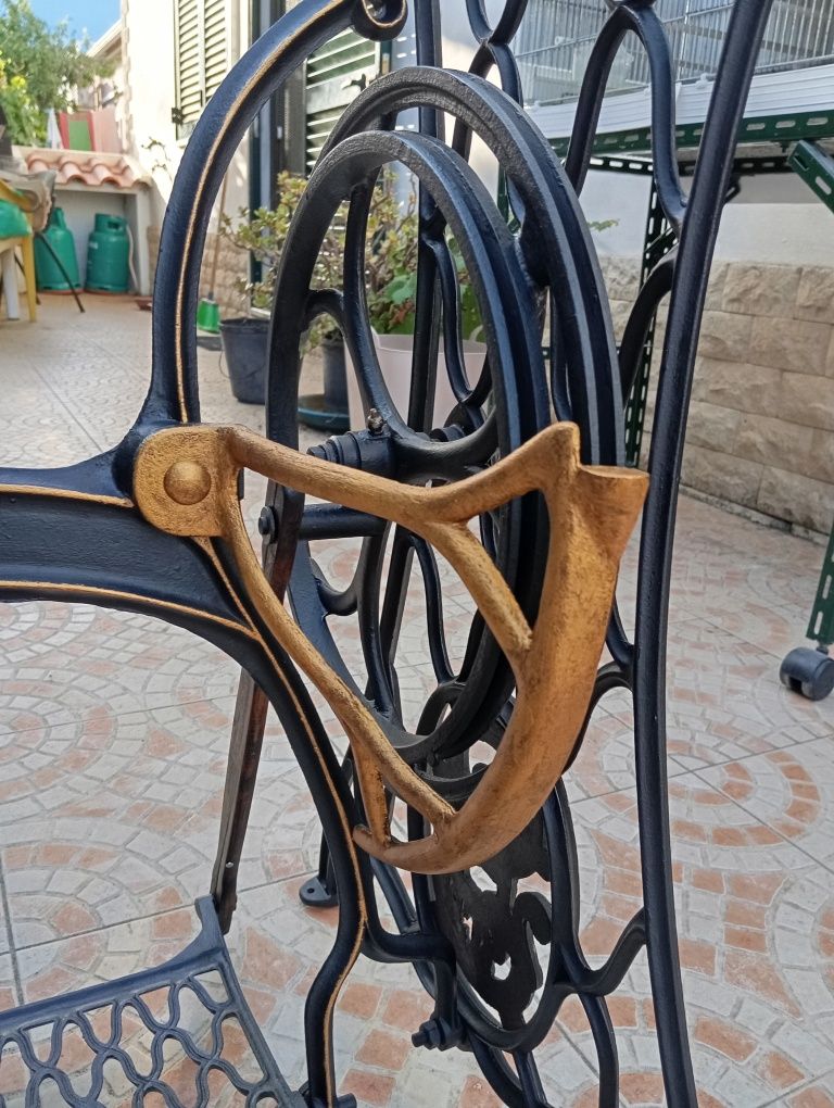 Máquina de costura antiga