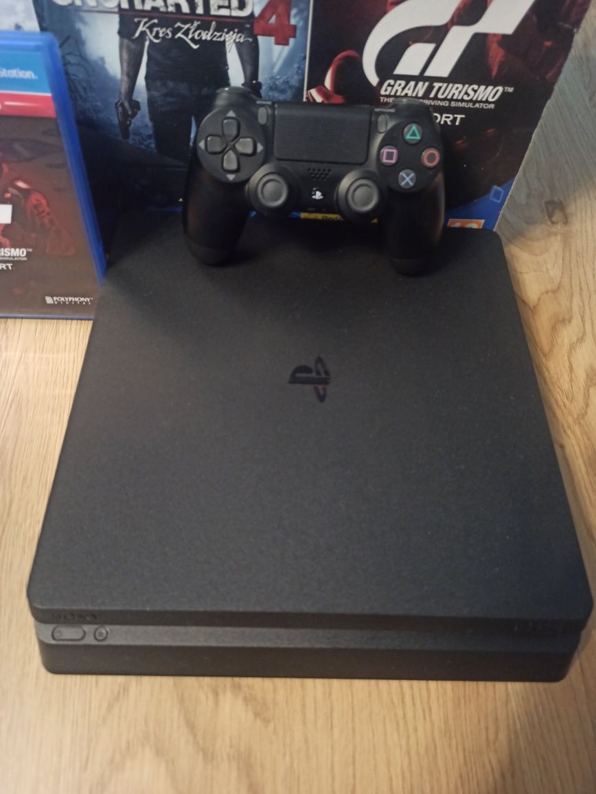 PlayStation 4 slim 1 TB