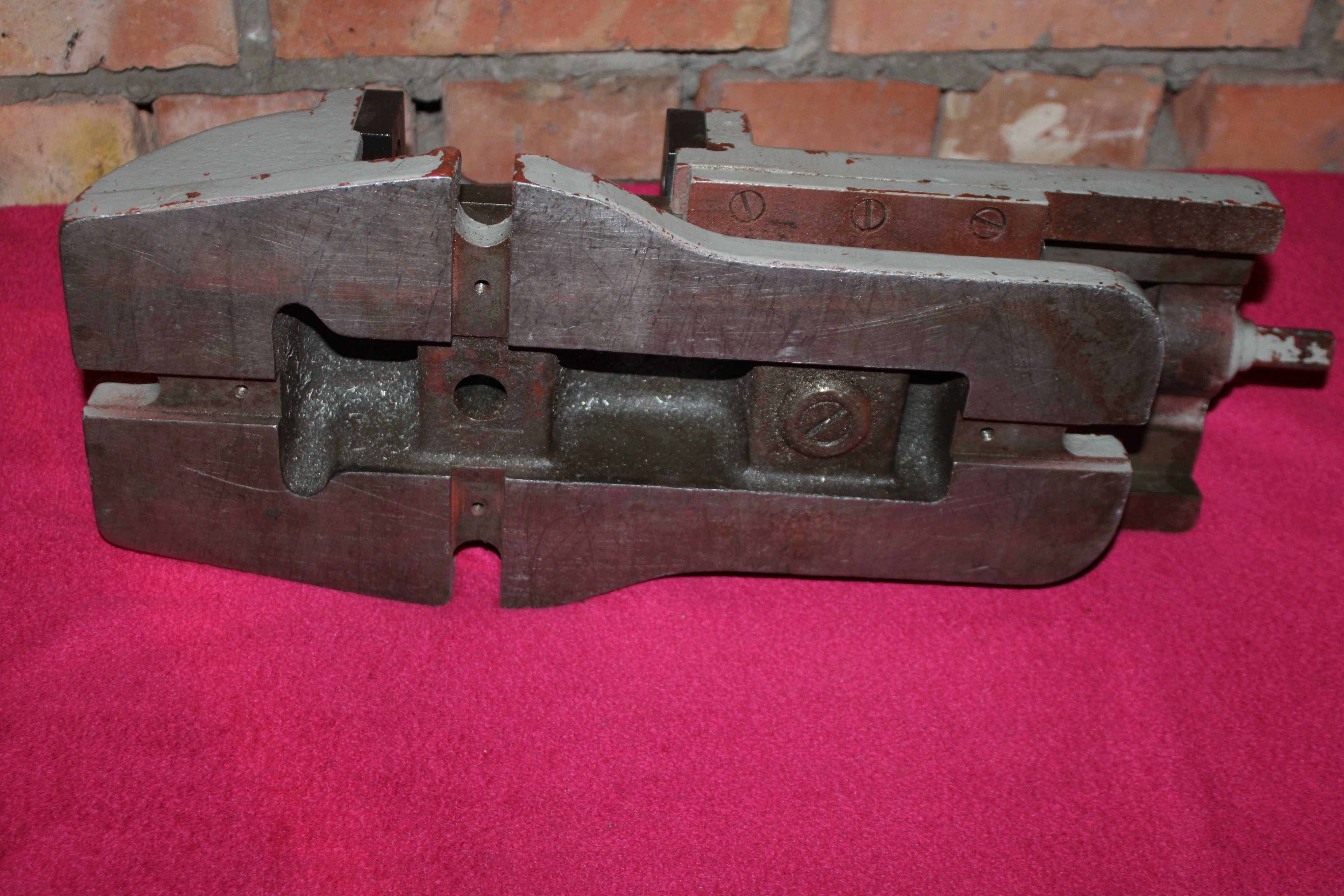 Imadło Maszynowe Bison 125mm ślusarskie + klucz
