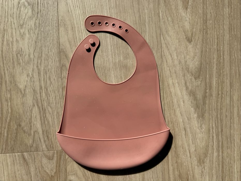 Zestaw śliniaków + mata silikonowa do jedzenia dla niemowlaka