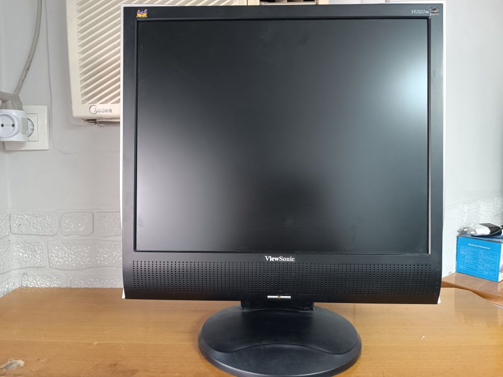 Монитор View sonic VG921m. 19"