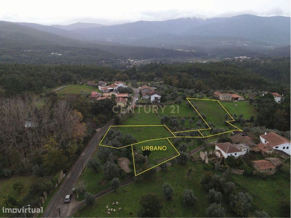 Terreno com ruína para construção em Serpins.