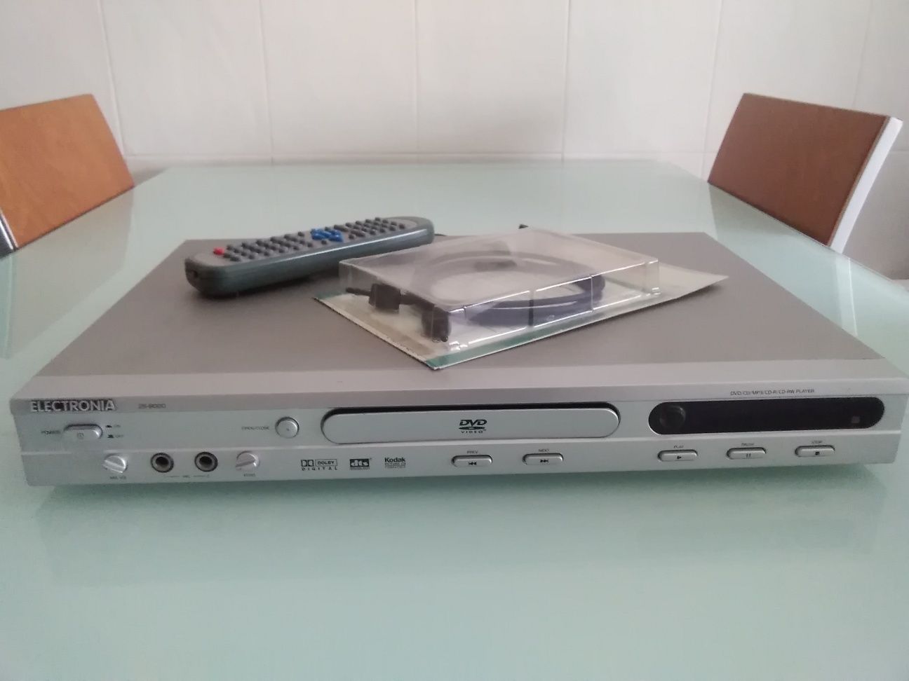 Vendo TV - DVD e cabo som fibra óptica  - TV JVC LCD/ leitor DVD