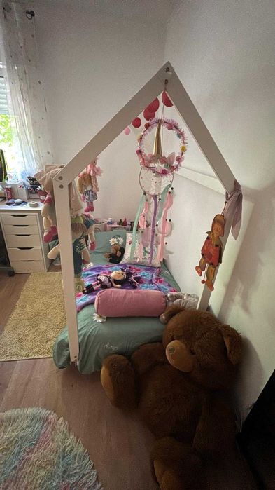 Cama Montessori Casinha impecável