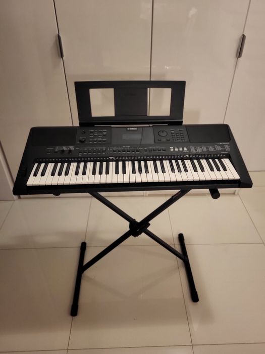 Keyboard Yamaha e453 + Statyw