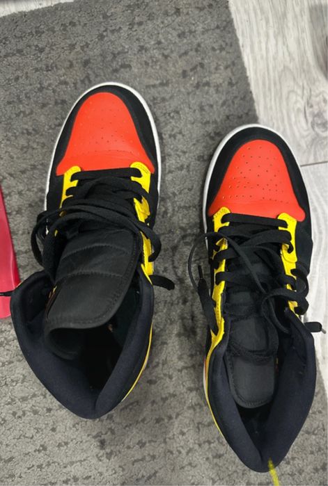 Nike Air Jordan 1 Mid SE 'Amarillo