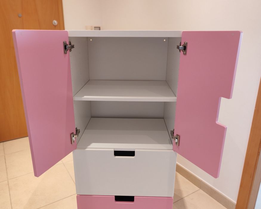 Móvel IKEA STUVA rosa e branco