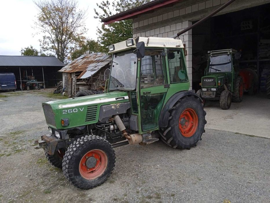 Ciągnik sadowniczy Fendt 260V