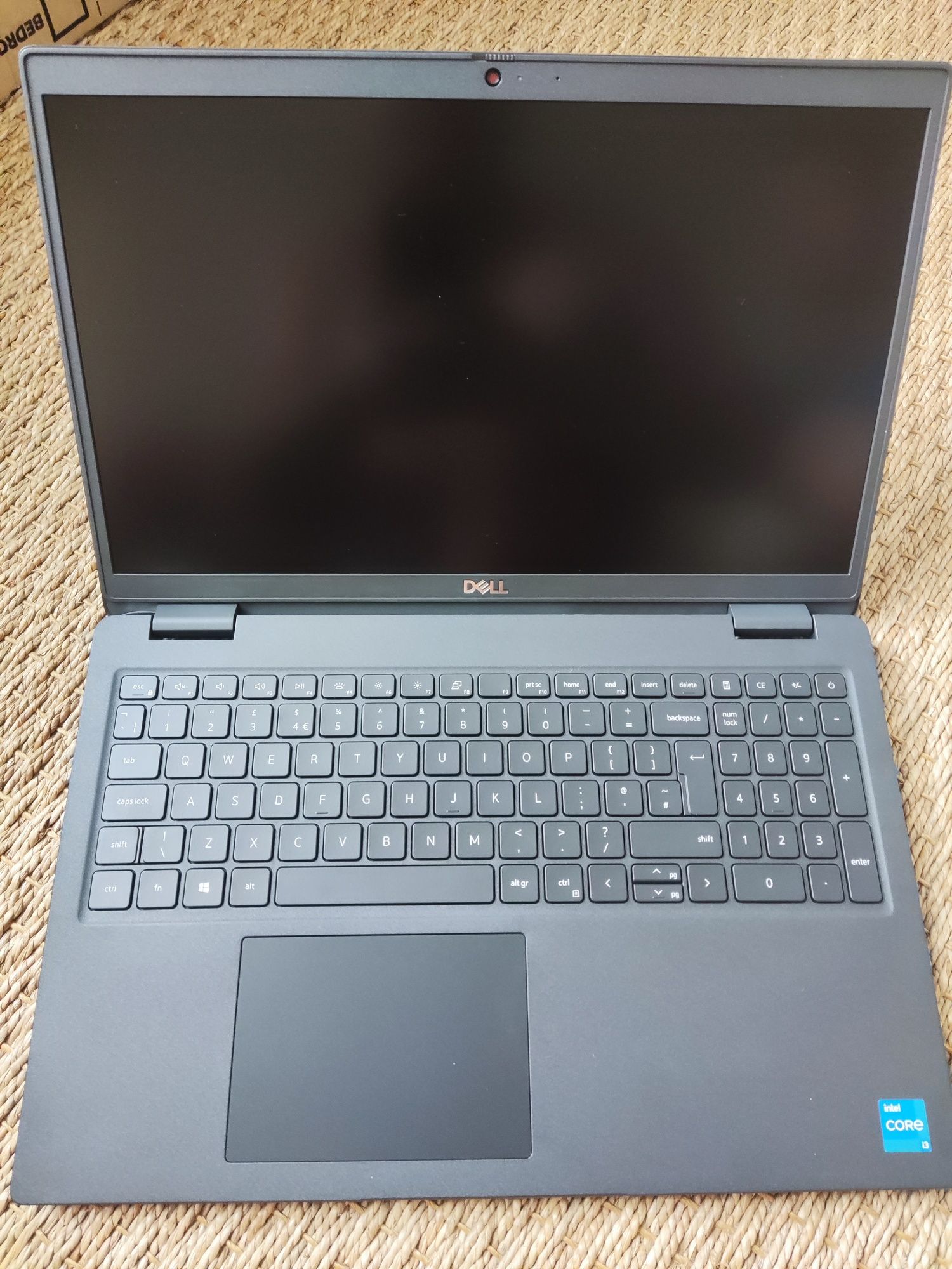 Ноутбук Dell Latitude 3520 i3   8/256 GB