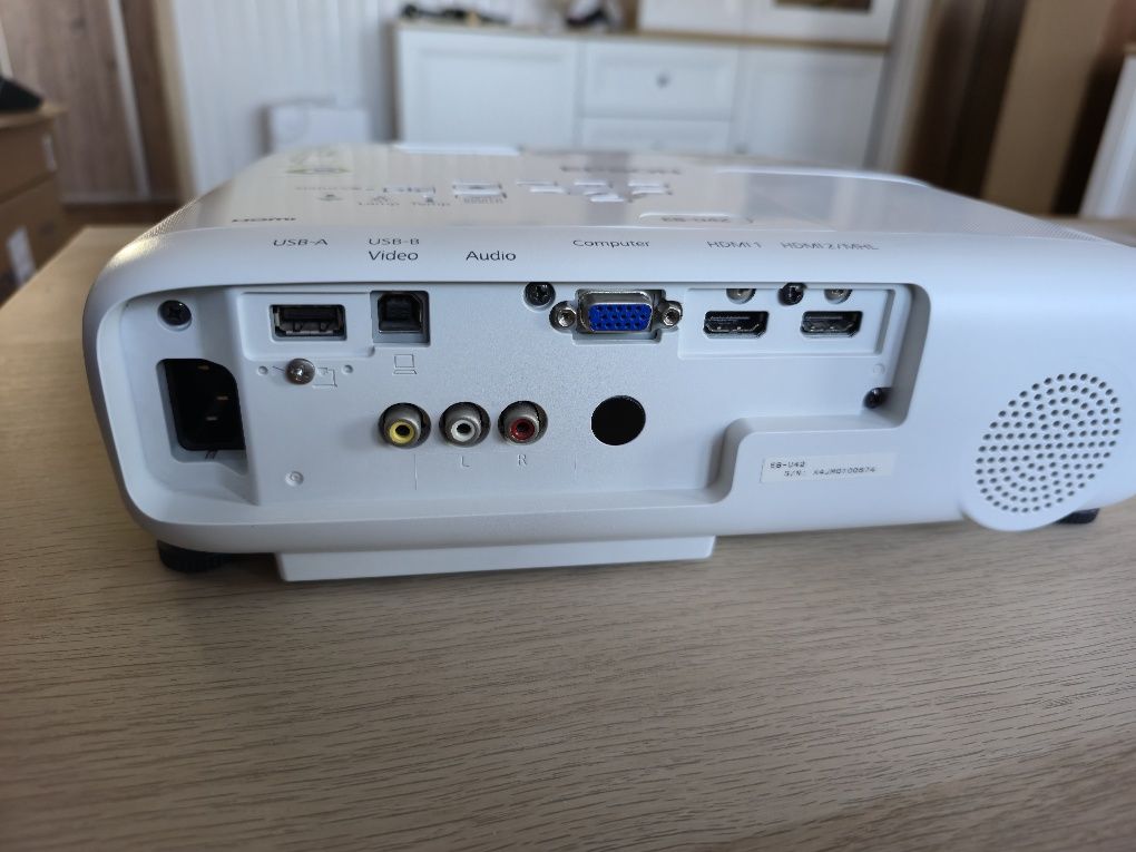 Projektor Epson EB-U42 - Full HD, używany