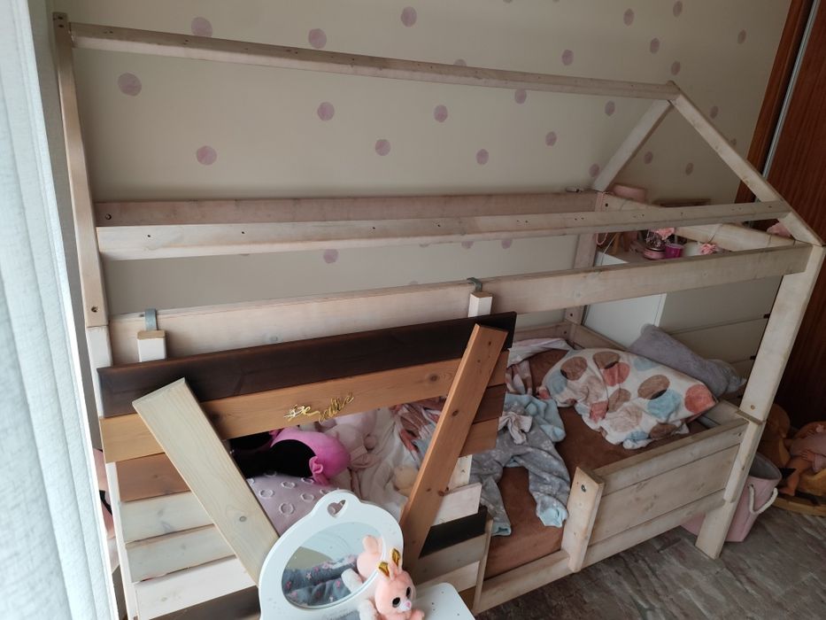 Cama Montessori tipo casinha