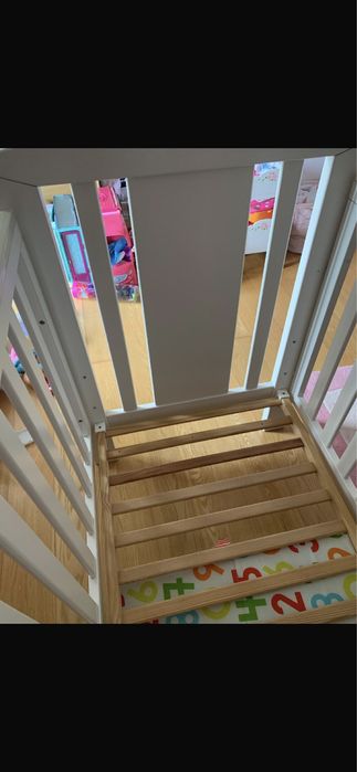 Cama de grades Trama