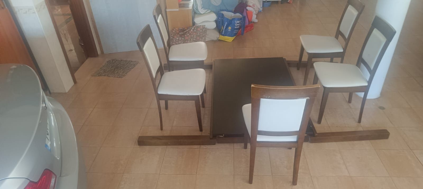 Mesa extensível e 5 cadeiras