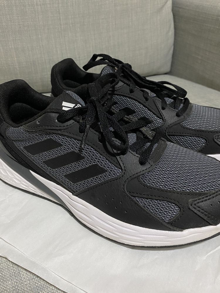 Женские кроссовки Adidas Response Run