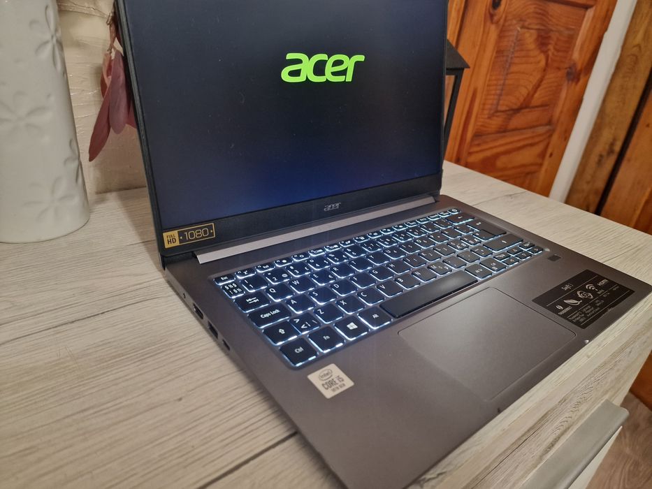 Acer Swift i5-10го/ОЗУ 16Gb/Nvme m2 256Gb/UHD Graphics 2Gb.
