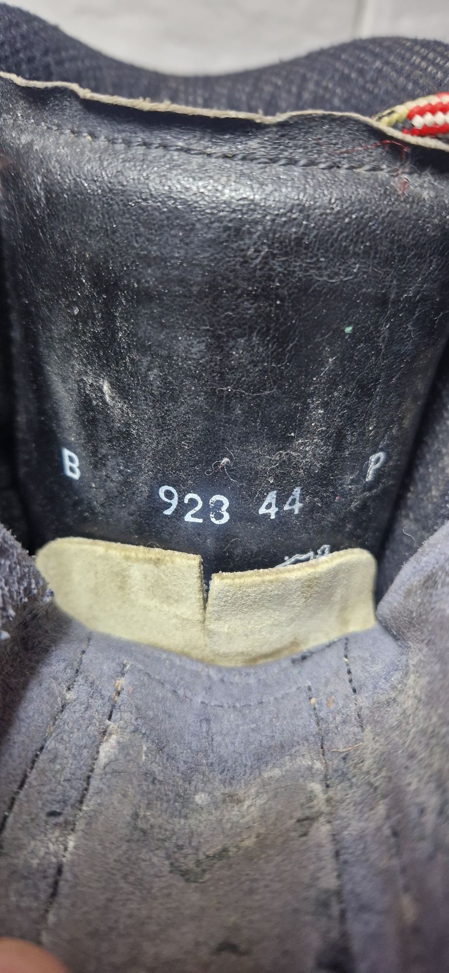 La Sportiva 44.             .