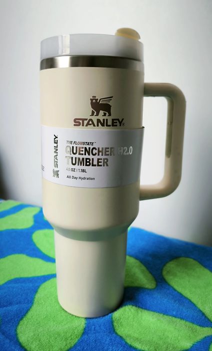 Beżowy kremowy Kubek Stanley