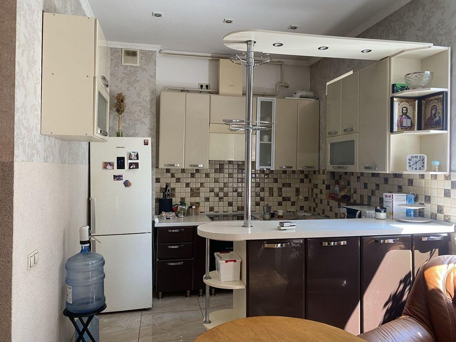 Затишна 1-кімнатна квартира на набережній !!!