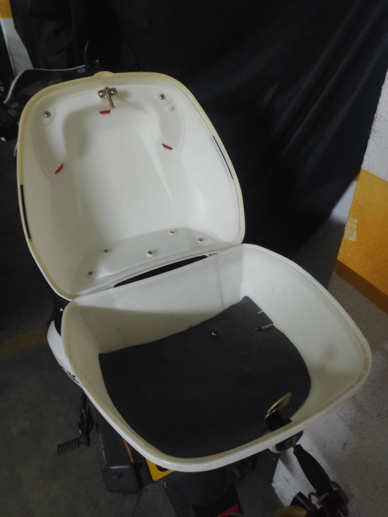 Vendo Scooter 50 de 2015 em excelente estado