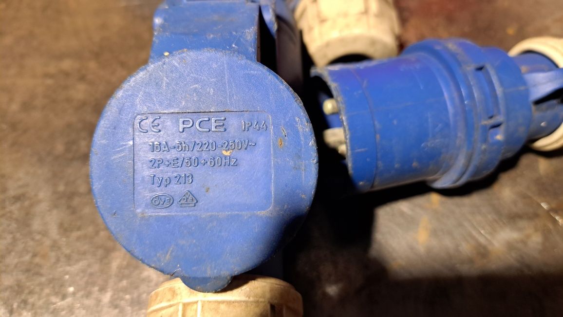 Wtyczka/Gniazto 16A 2P+E  PCE 213 Kamper
