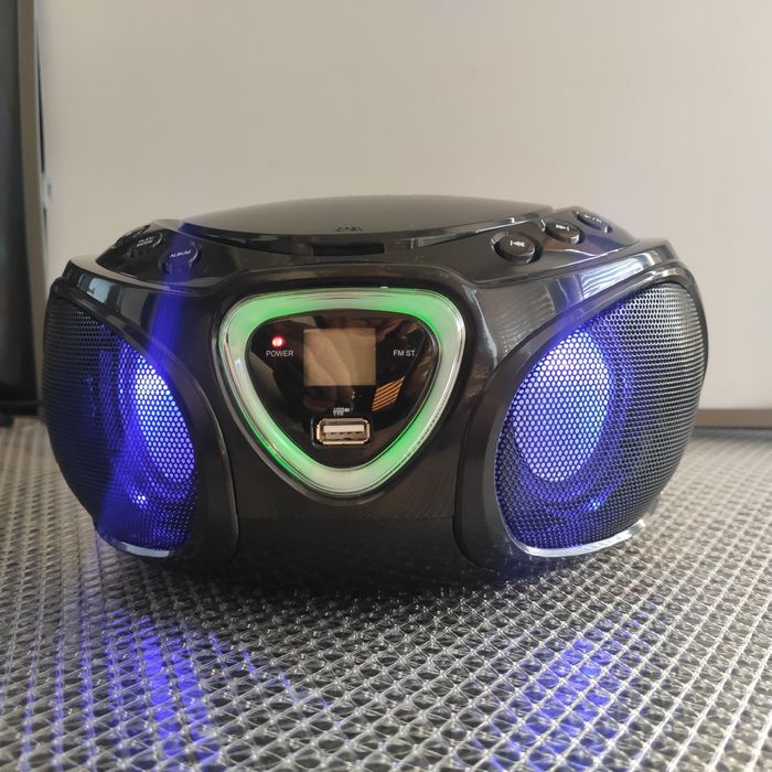 Бумбокс радиоприемник Auna Roadie CD FM Radio