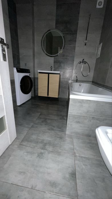 Продам 5 кімнатну квартиру в Центпі міста