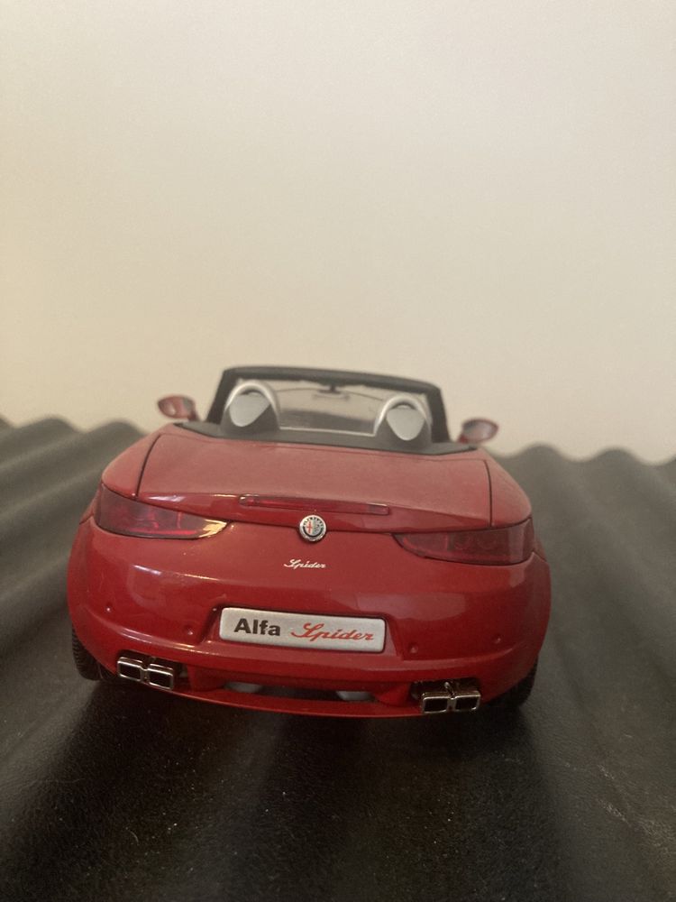 Alfa Romeo convertible 1/18 Norev